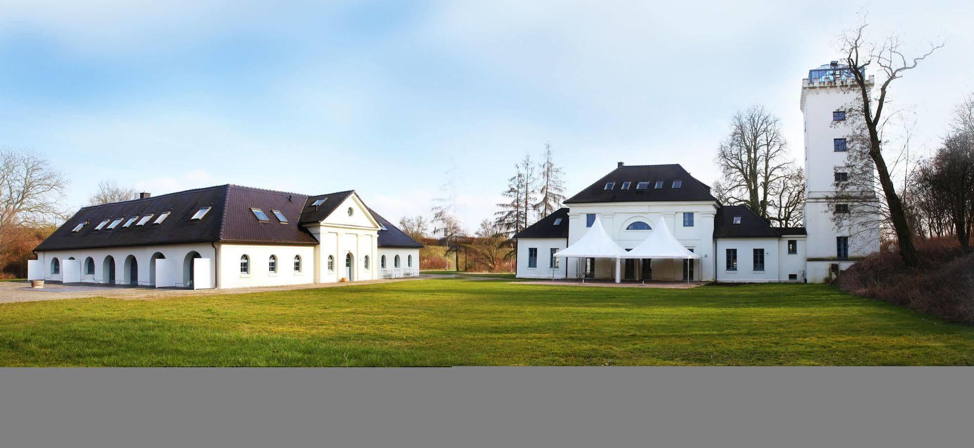 Elbzollhaus Dessau Hotel Exterior photo